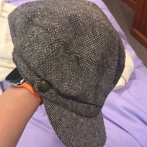 Super Stylish Berre in brown